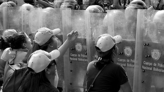Protest in Caracas gegen die Regierungspolitik am 24. Januar 2015. Foto: Carlos Díaz, CC BY 2.0