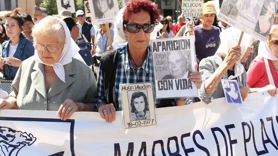 Demonstration der "Madres de Plaza de Mayo" in Buenos Aires. Foto (Archivbild): Adveniat/Markus Matzel
