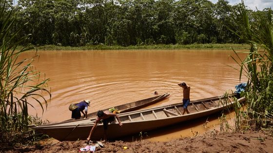 Indigener Alltag am Amazonas (Symbolfoto: Umlauf/Adveniat)
