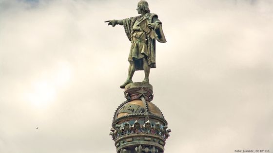 Entdecker-Pose: Cristóbal Colón - Christoph Kolumbus - wurde in Barcelona, Spanien, eine Säule zu Ehren errichtet. Foto: Juanedc, CC BY 2.0.