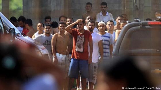 Bei Kämpfen in einem Gefängnis im Zentrum von Brasilien sind mindestens neun Menschen ums Leben gekommen. Foto: picture-alliance/AP Photo/C. Reis