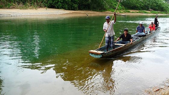 Bei den Embera-Gemeinden entlang des Flusses dienen Kanus als Transportmittel. Foto: Alba Sud Fotografia, CC BY-SA 2.0.