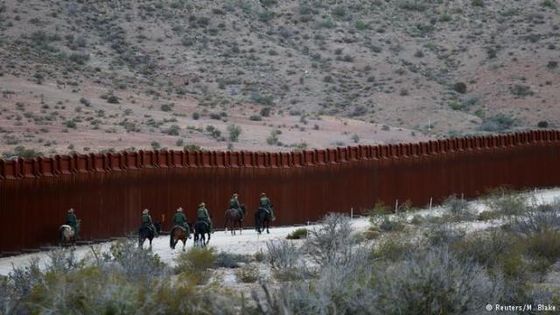 Per Dekret ordnet Donald Trump den Bau einer Mauer zu Mexiko an. Das Nachbarland übt scharfe Kritik. Foto: Reuters/M. Blake.