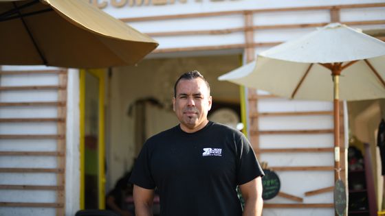 Hugo Castro ist Direktor der Border Angels und eröffnete das Café. (Foto: Tobias Käufer)