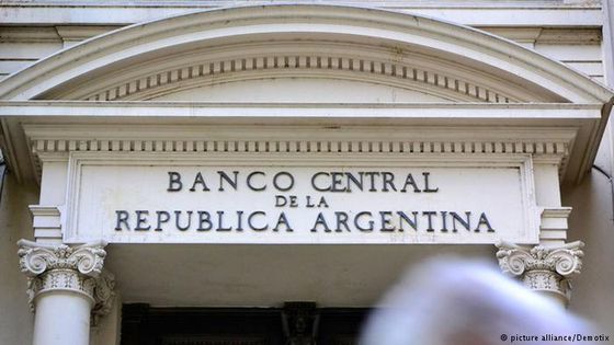 Argentinien erhält eine große Finanzspritze. Doch die Mehrheit der Bürger würde auf den IWF-Kredit lieber verzichten. (Foto: picture alliance/Demotix)