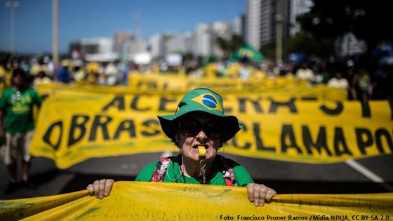 Seit Monaten gehen Brasilianer auf die Straßen, um gegen die Korruption von Politikern und Unternehmen zu demonstrieren. Nicht das einzige Problem, das Brasilien plagt. Foto: Francisco Proner Ramos /Mídia NINJA, CC BY-SA 2.0.