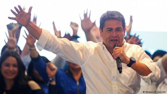 Der honduranische Präsident Juan Orlando Hernández hat den Wahlsieg für sich reklamiert. Foto: Reuters/E. Garrido