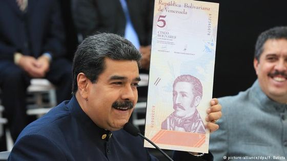 Muss häufiger neue Bolivar-Banknoten präsentieren: Venezuelas Präsident Nicolás Maduro. Foto: picture-alliance/dpa/F. Batista