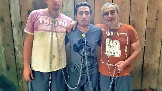 Die drei entführten Journalisten übermittelten in dem Video eine Botschaft an die Regierung Ecuadors. Foto: Twitter #nosfaltan3