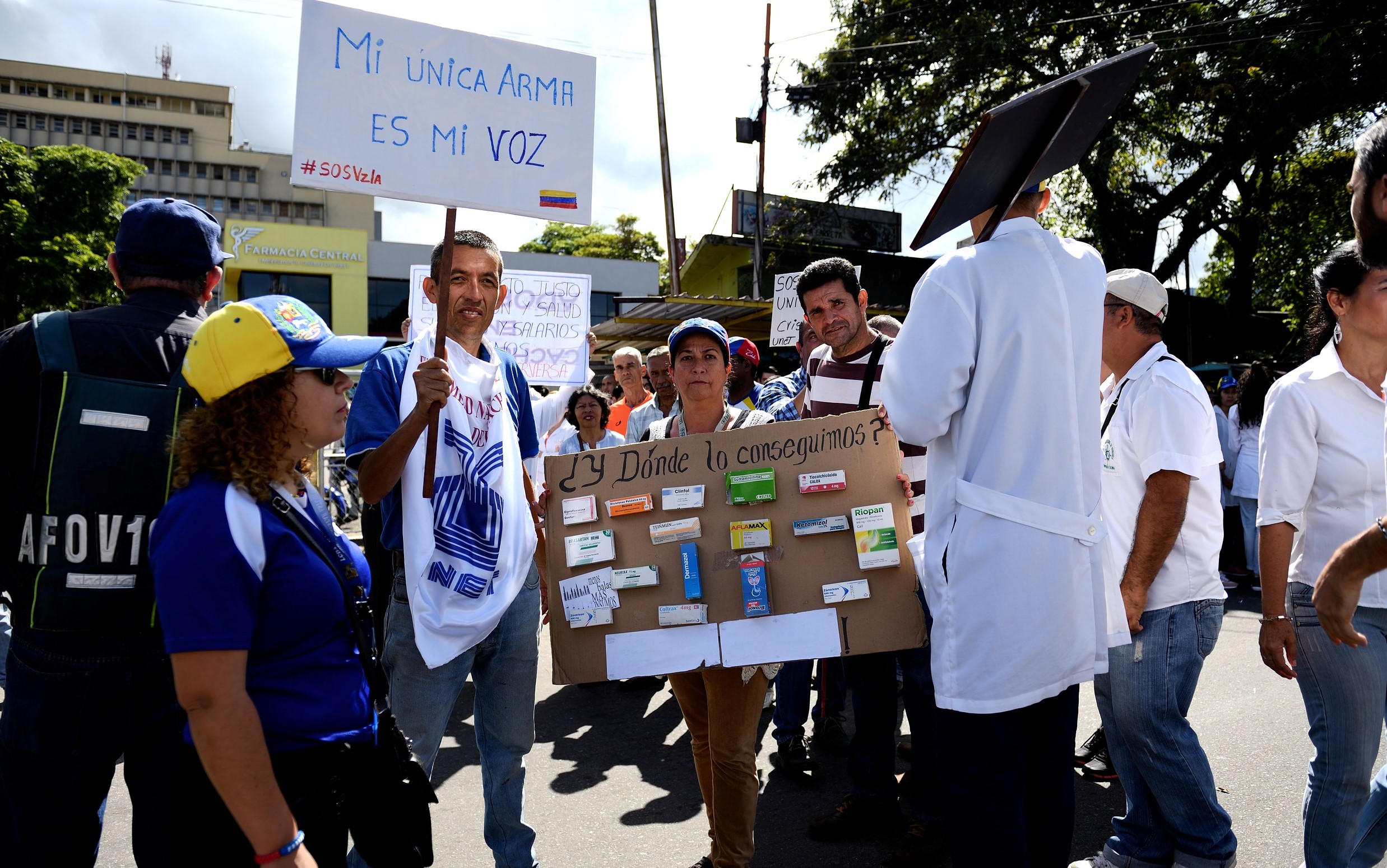 Lateinamerika Venezuela Adveniat Demonstration Krankenhaus